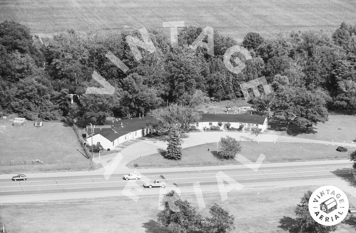 Rileys Motel - 1980 Aerial